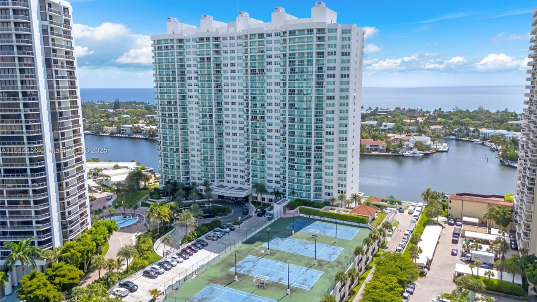 Hamptons South - photo 2