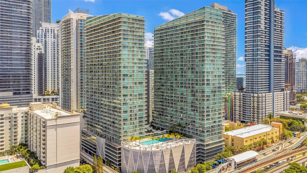 Axis on Brickell North