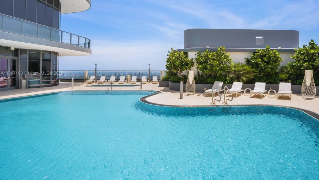 Brickell Flatiron - photo 4