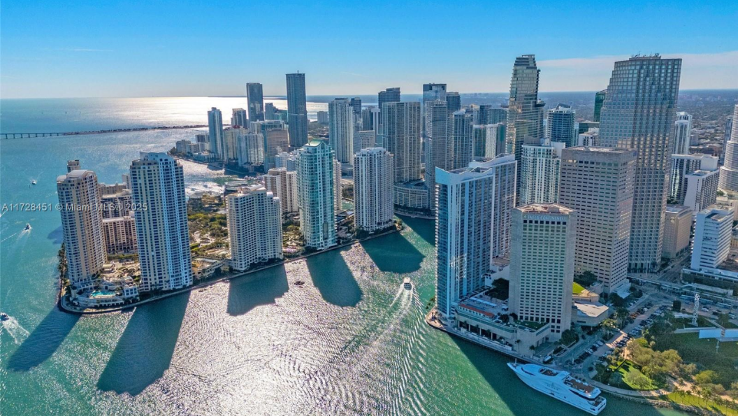 One Miami East - photo 3