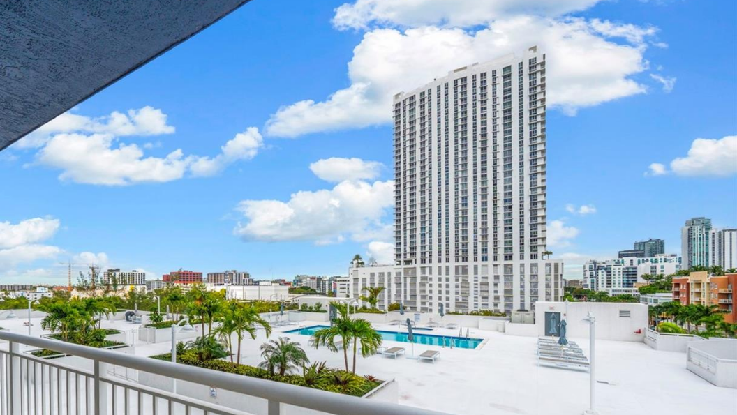 1800 Biscayne Plaza - photo 2