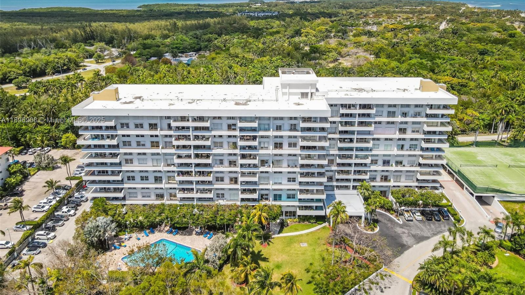 Commodore Club West - photo 2