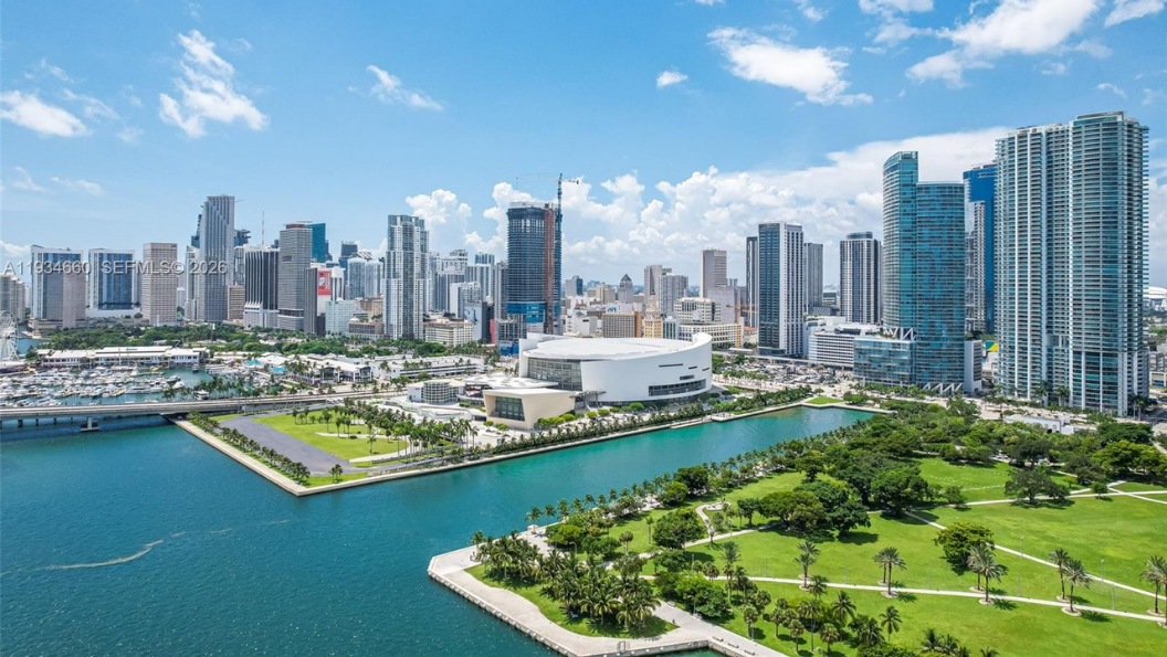 900 Biscayne Bay - photo 2