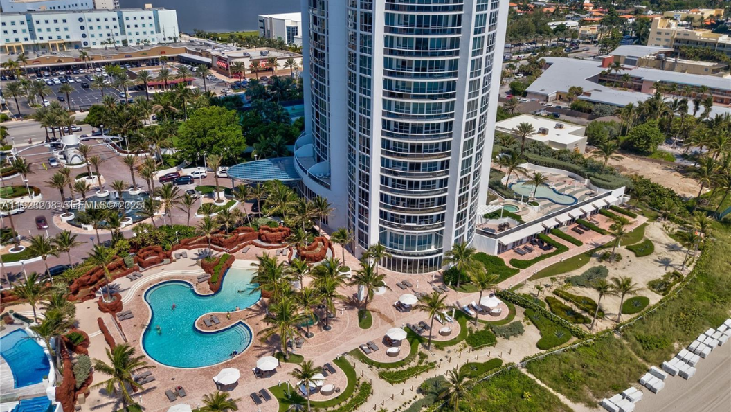 Trump Royale - photo 3